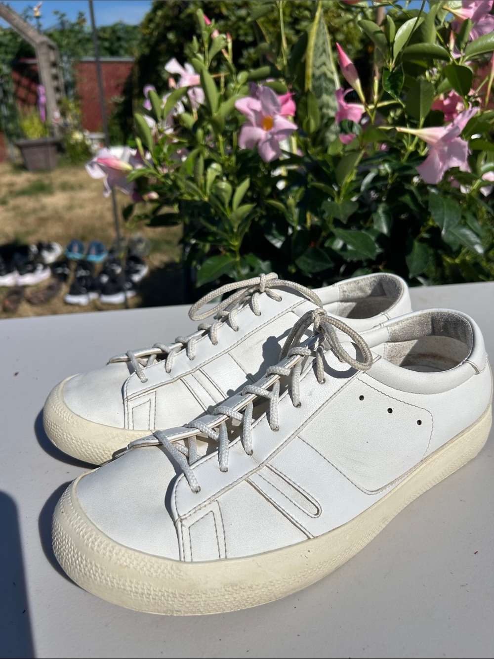 Golden Goose Men’s White Leather Low-Top Sneakers Size 42/9.5US